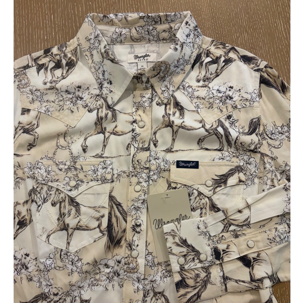 Wrangler Retro Women's Floral Horse Print Long Sleeve Snap Western Shirt Medium
